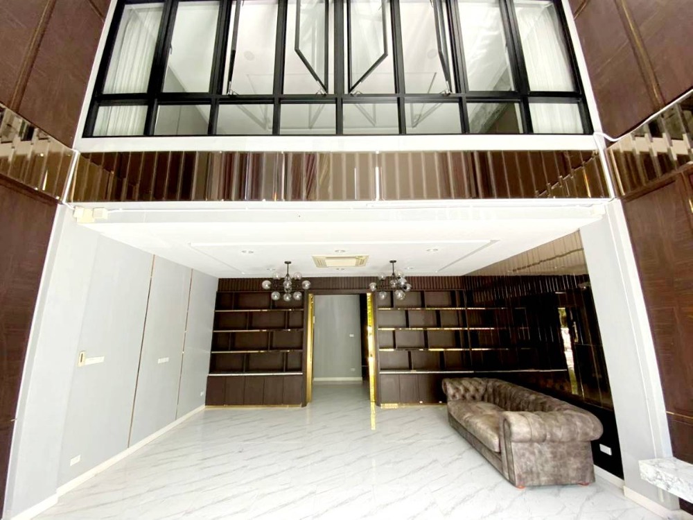 ให้เช่าโฮมออฟฟิศบางนา แบริ่ง ลาซาล : ให้เช่า Luxury Home Office 5 ชั้น