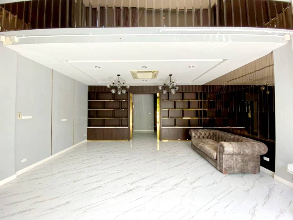 ให้เช่าโฮมออฟฟิศบางนา แบริ่ง ลาซาล : ให้เช่า Luxury Home Office 5 ชั้น