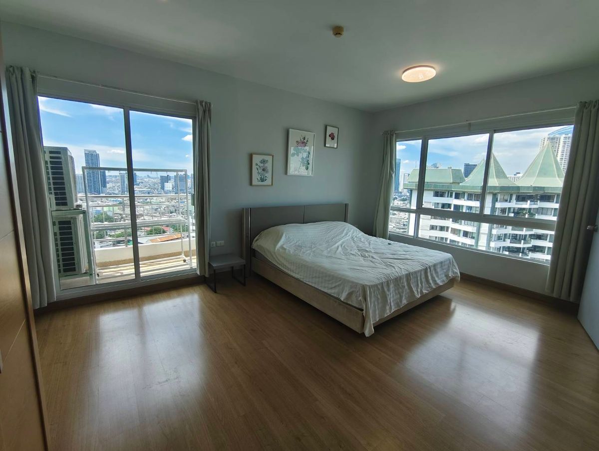 For SaleCondoWongwianyai, Charoennakor : OMGS1009  River view - 2 Bedroom unit / Urgent SELL @ [ Supalai River Resort ]