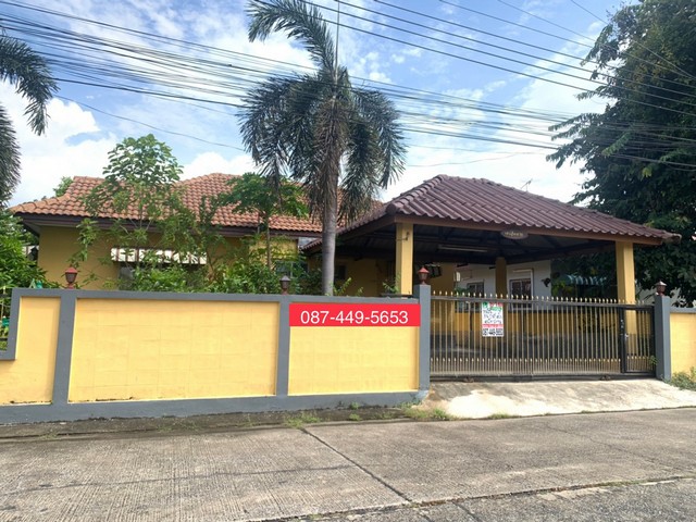 ขายบ้านนนทบุรี บางใหญ่ บางบัวทอง : ขายบ้าน หมู่บ้านซื่อตรง บางใหญ่ 71.9 ตรว หลังมุมติดถนนสองด้าน สภาพดี พร้อมอยู่ คุ้มค่าที่สุด