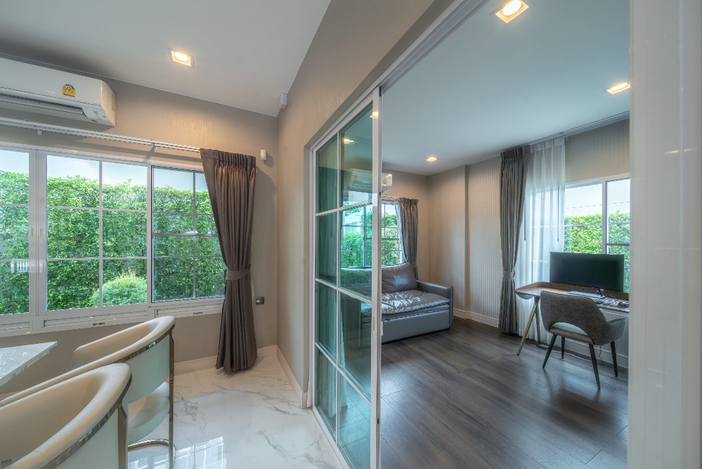 For RentHouseVipawadee, Don Mueang, Lak Si : 🔥Urgent for Rent🔥 Nantawan Ramintra - Phahon Yothin 50. Spacious house, luxuriously decorated, fully furnished, ready to move in. Convenient transportation.