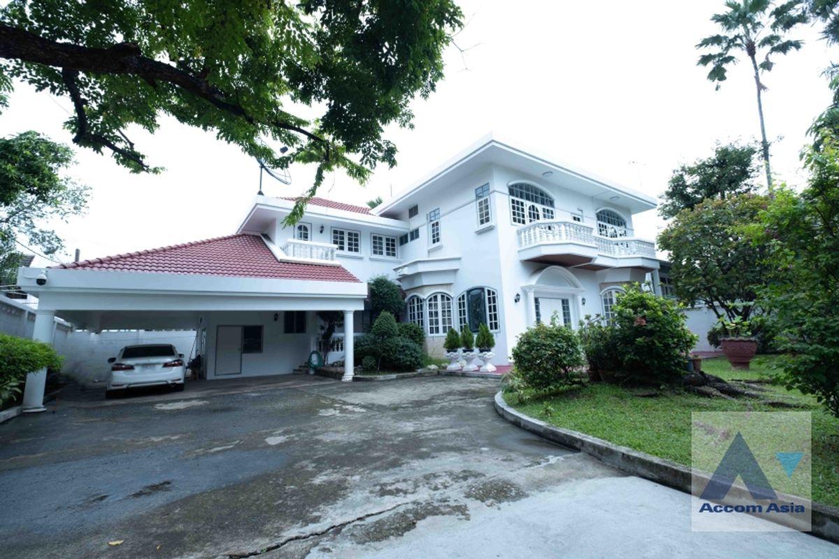 ให้เช่าบ้านสุขุมวิท อโศก ทองหล่อ : 🔼AccomA🔽 Home Office Classic House in Serene Garden with Spacious Layout (AA36987)