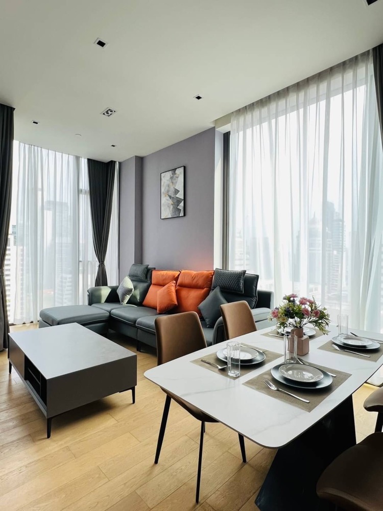 ให้เช่าคอนโดวิทยุ ชิดลม หลังสวน : For rent: 28 Chidlom. Nice décor , close to bts Chidlom Type 2 beds. ….Sukhumvit Road