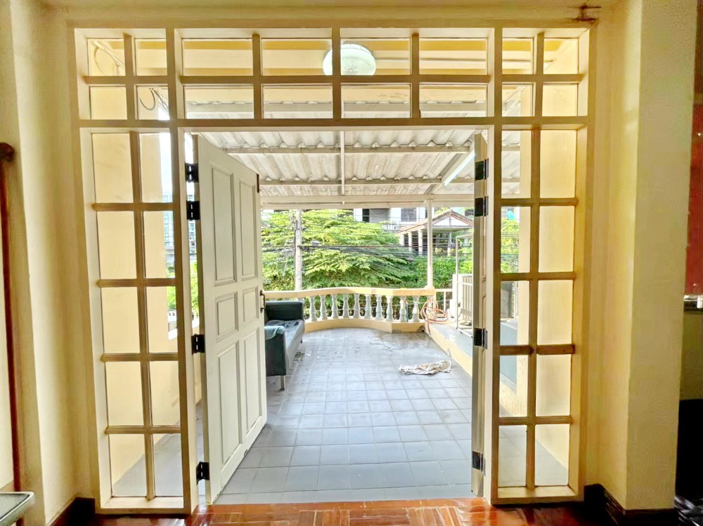 For RentTownhomeRatchadapisek, Huaikwang, Suttisan : HK0022😊 For RENT Townhouse for rent, Townhouse Pracharat Bamphen, 3 floors, 5 bedrooms, near MRT Sutthisan, house area: 29.00 sq m, usable area: 200.00 sq m, rent: 35,000฿📞O65- 9423251✅LineID:@sureresidence