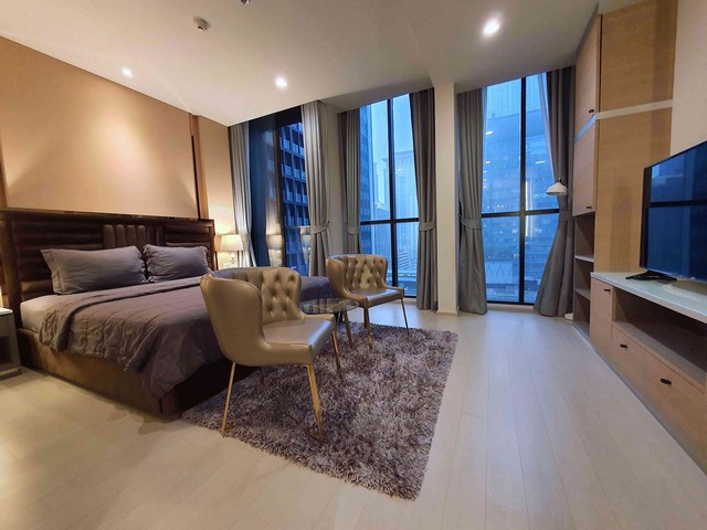 ให้เช่าคอนโดวิทยุ ชิดลม หลังสวน : Noble Ploenchit Condo is a high rise condo next to BTS Ploenchit