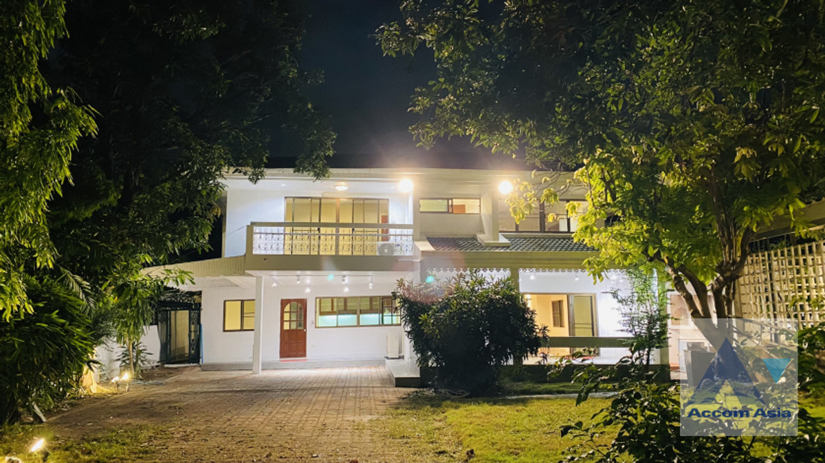 For RentHousePattanakan, Srinakarin : 🔼AccomA🔽 6 Bedrooms House for Rent in Pattanakarn, Bangkok near BTS On Nut at Panya Pattanakarn Village (AA34647)
