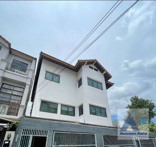 ขายบ้านอ่อนนุช อุดมสุข : 🔼 AccomA 🔽 ขายบ้าน 4 ห้องนอน 58 ตร.ว. สุขุมวิท 52 ใกล้ BTS อ่อนนุช