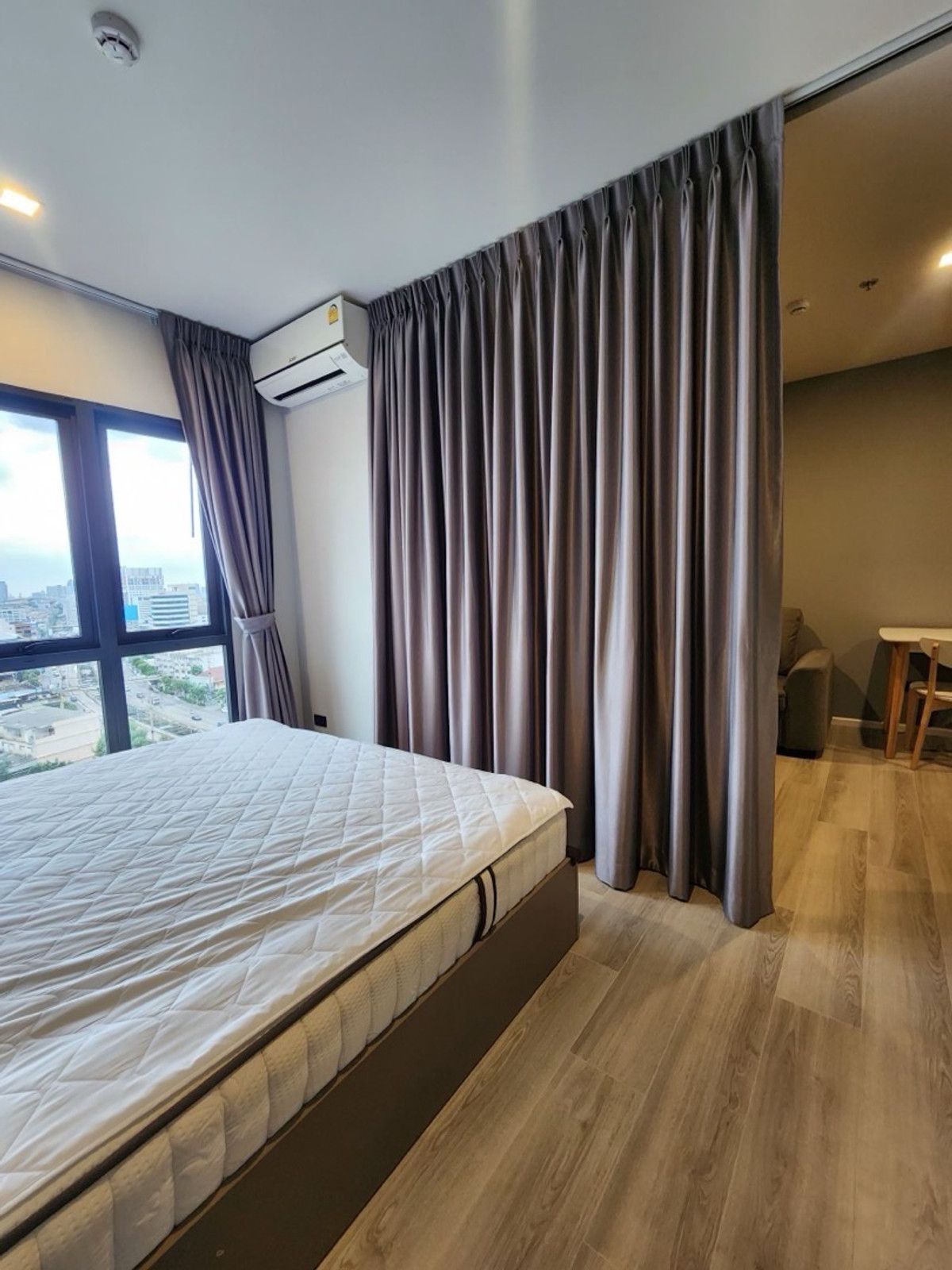 ขายคอนโดพระราม 3 สาธุประดิษฐ์ : 🔥ขายด่วน ห้อง พร้อมเฟอร์นิเจอร์ เดอะคีย์พระราม 3