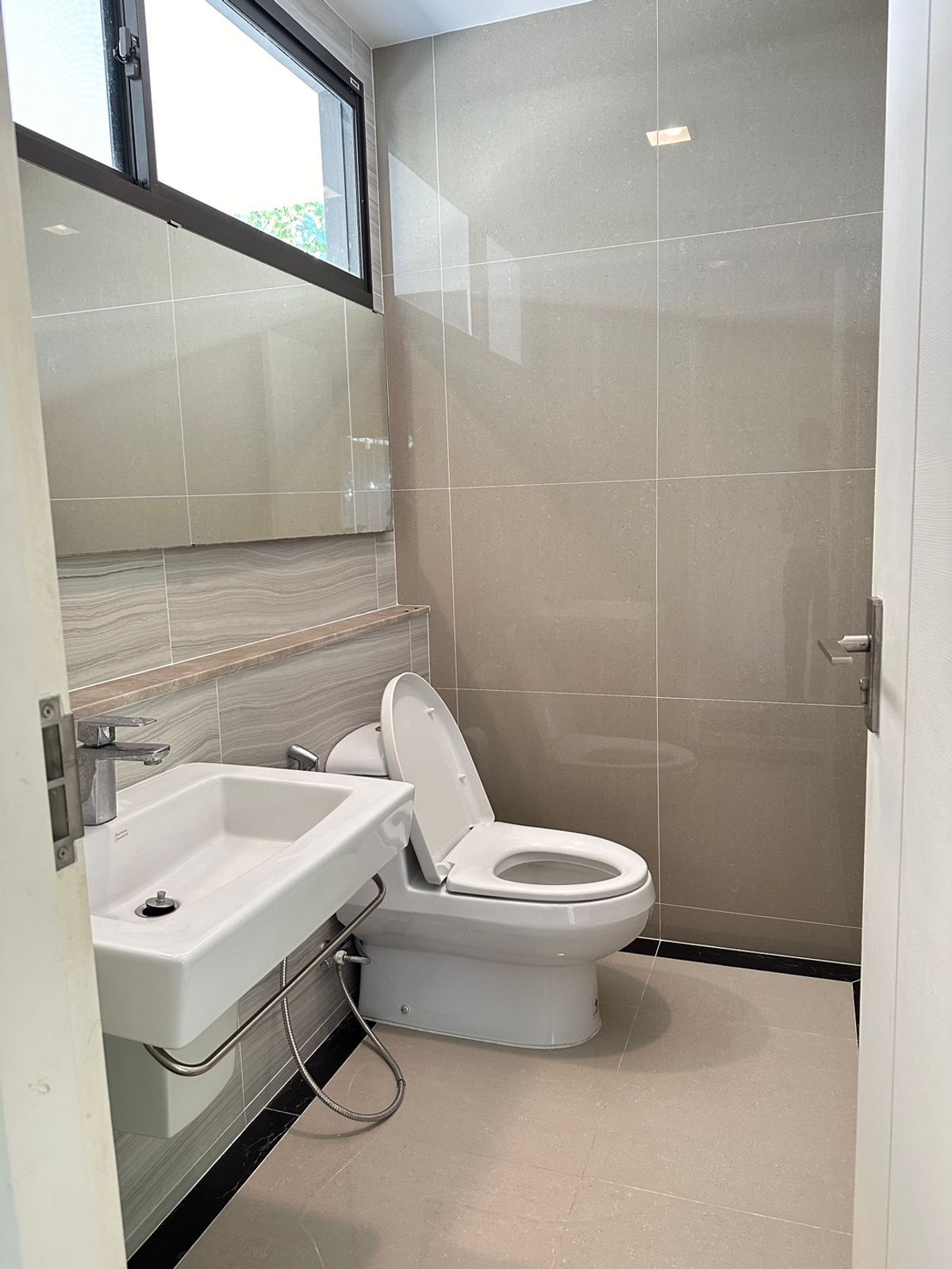 For SaleHouseBangna, Bearing, Lasalle : Special price adjustment of 2 million within August, Manthana 1 Bangna km.7