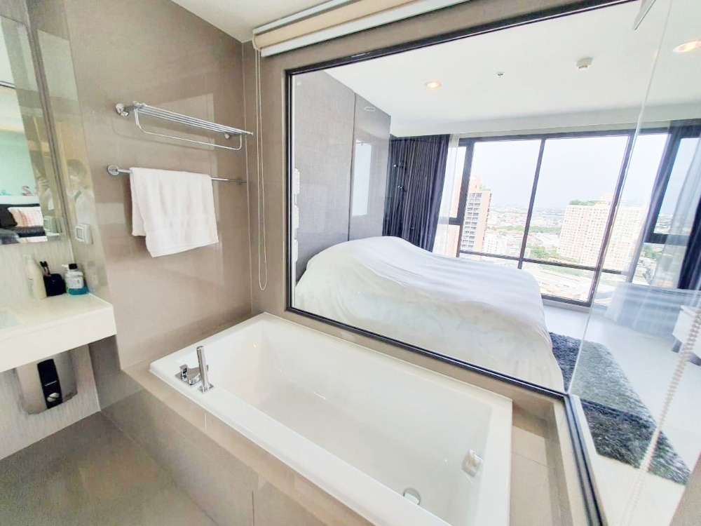 For SaleCondoSukhumvit, Asoke, Thonglor : Condo for sale, RHYTHM Sukhumvit 42, 2 bedrooms, 78.23 sqm., 23rd floor, fully furnished and electrical appliances, next to BTS Ekkamai.