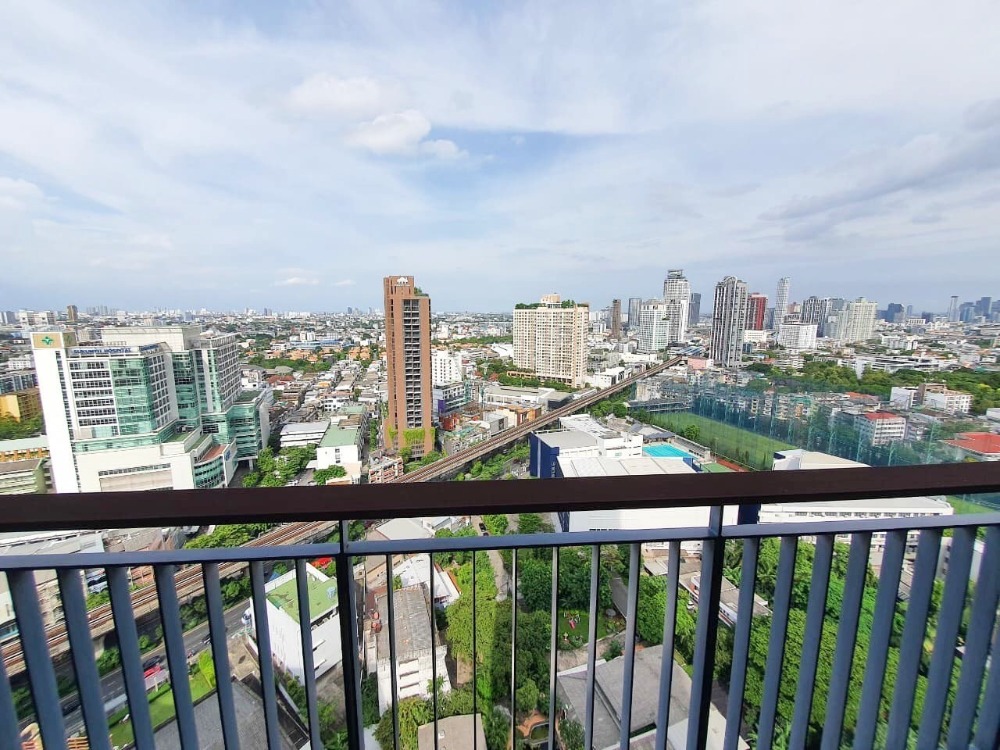 For SaleCondoSukhumvit, Asoke, Thonglor : Condo for sale, RHYTHM Sukhumvit 42, 2 bedrooms, 78.23 sqm., 23rd floor, fully furnished and electrical appliances, next to BTS Ekkamai.