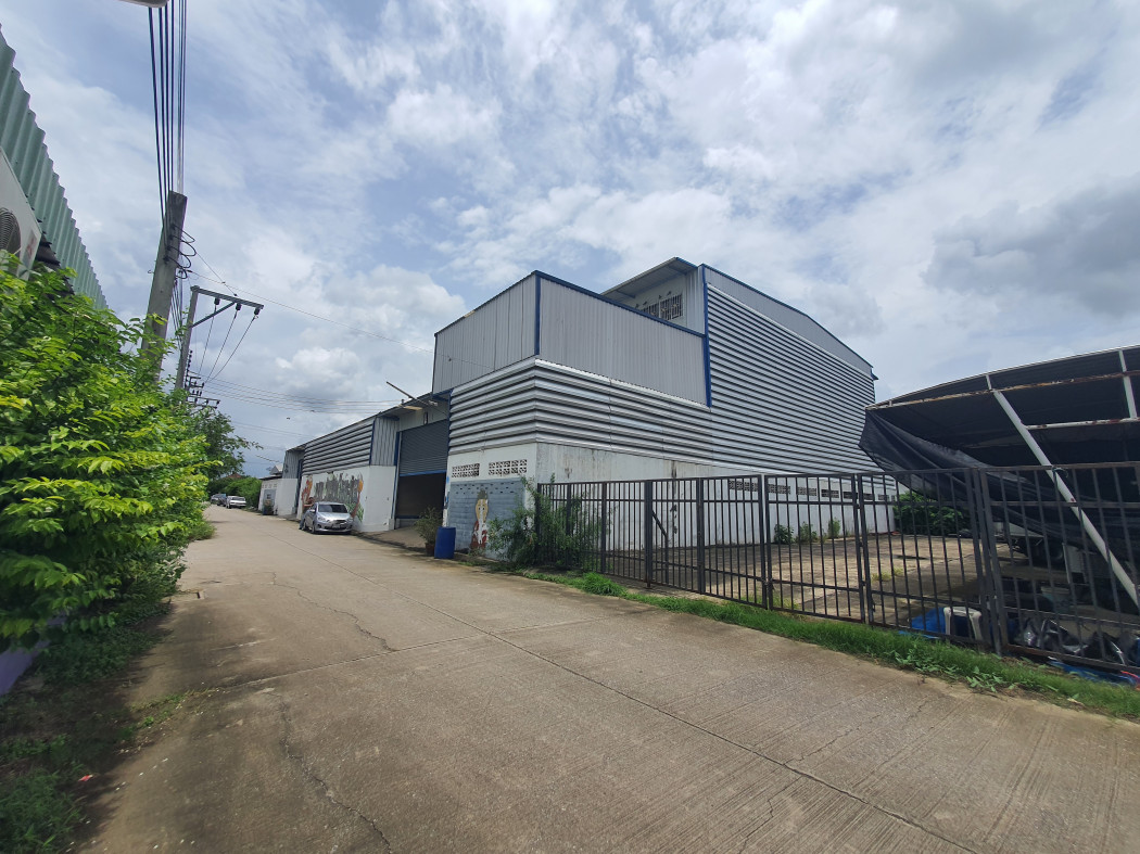 For SaleFactoryChaengwatana, Muangthong : Land for sale 1 rai with office building + residence + 3 storey warehouse Living with modern offices, good location, Soi Cityland, Nonthaburi