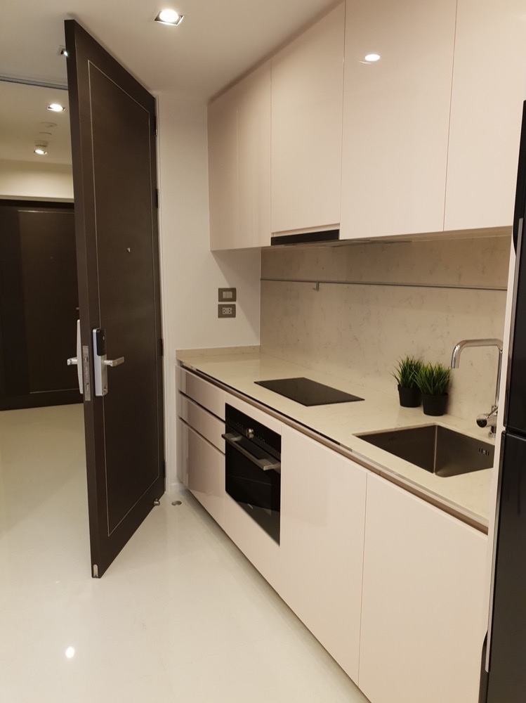 ให้เช่าคอนโดสาทร นราธิวาส : for rent The Bangkok sathorn 1 bed special deal !! very high floor ! ❤️🌟✨