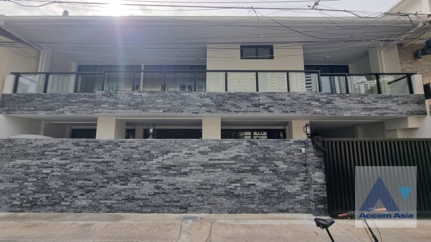 For RentHouseSukhumvit, Asoke, Thonglor : 🔼🔽 AccomA 6 Beds House for Rent in Sukhumvit, BTS Phrom Phong