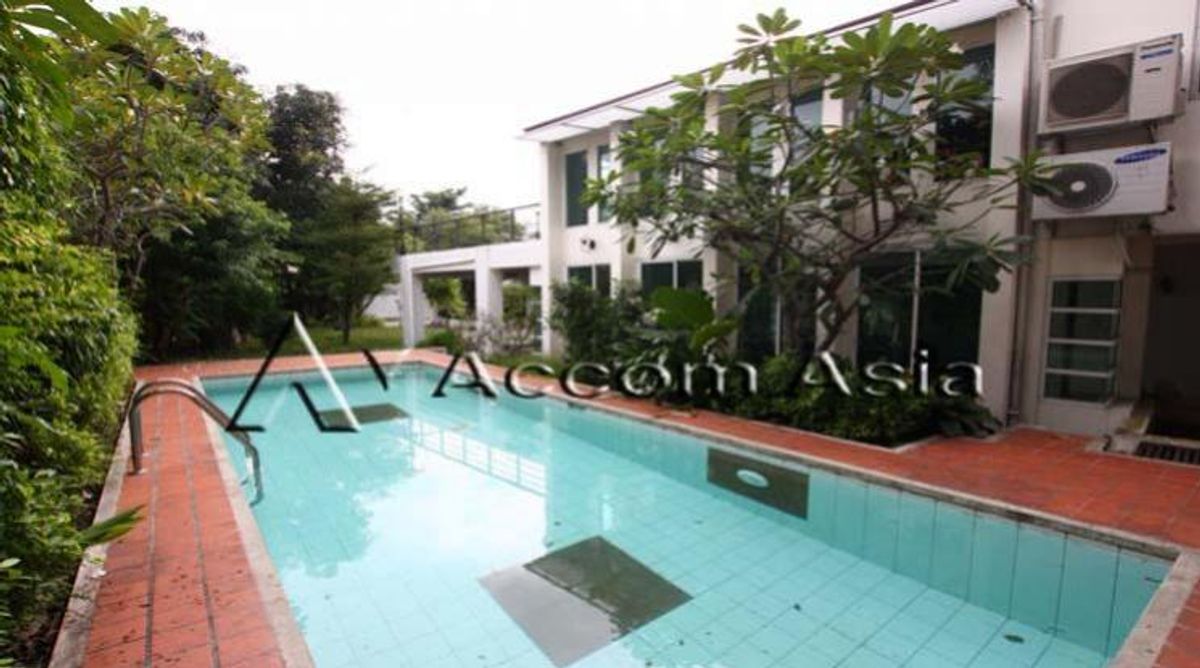 ให้เช่าบ้านสุขุมวิท อโศก ทองหล่อ : 🔼 AccomA🔽 Home Office, Private Swimming Pool Spacious City Home with Pool and Multipurpose Rooms (1917251)