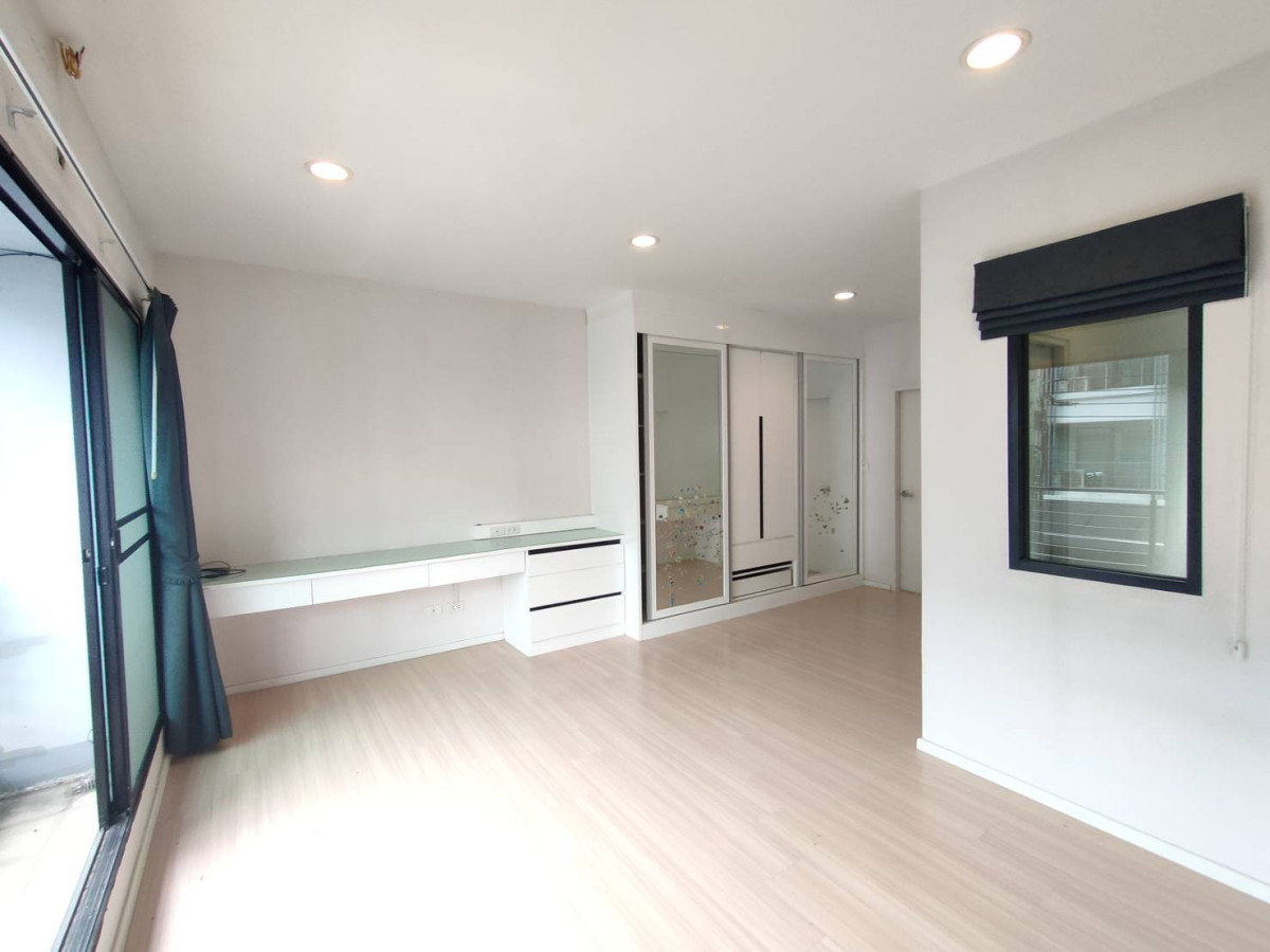 For SaleTownhomeRathburana, Suksawat : FOR SALE townhome , BAAN KLANG MUANG RAMA 2 – BHUDDHABUCHA , Bang Mot , Chom Thong , Bangkok ,  CX-143234