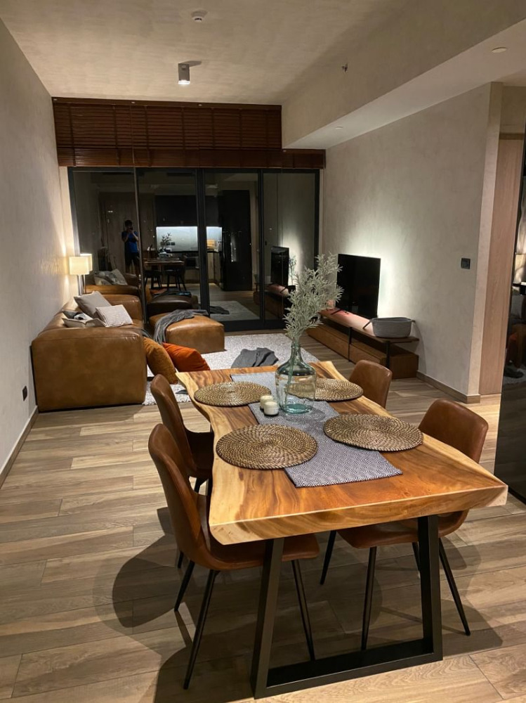ขายคอนโดสุขุมวิท อโศก ทองหล่อ : ขายและให้เช่า The Lofts Asoke 2 bedrooms 1 bathroom