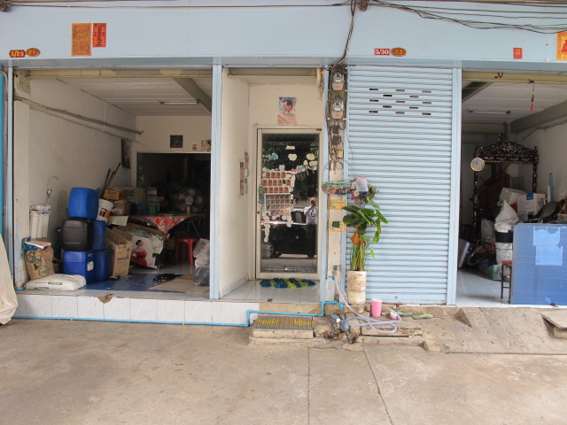 For SaleShop HouseKasetsart, Ratchayothin : 2 Shophouse building for sale on Pahonyotin rd. area 50 sqw.