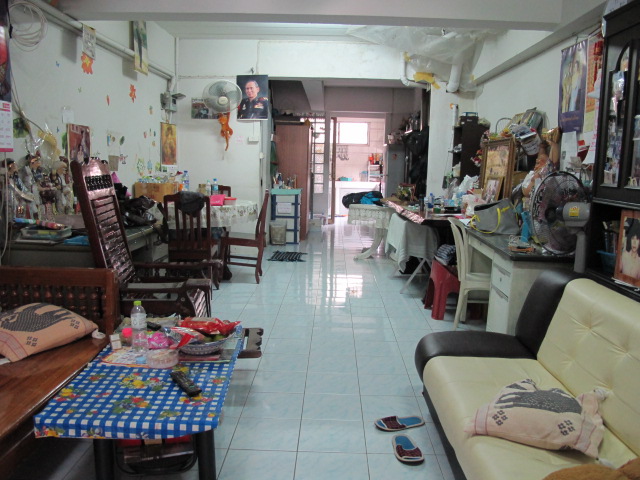 For SaleShop HouseKasetsart, Ratchayothin : 2 Shophouse building for sale on Pahonyotin rd. area 50 sqw.