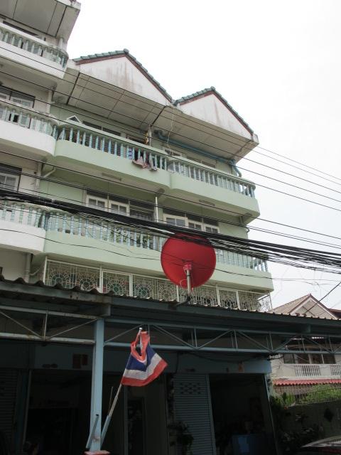 For SaleShop HouseKasetsart, Ratchayothin : 2 Shophouse building for sale on Pahonyotin rd. area 50 sqw.
