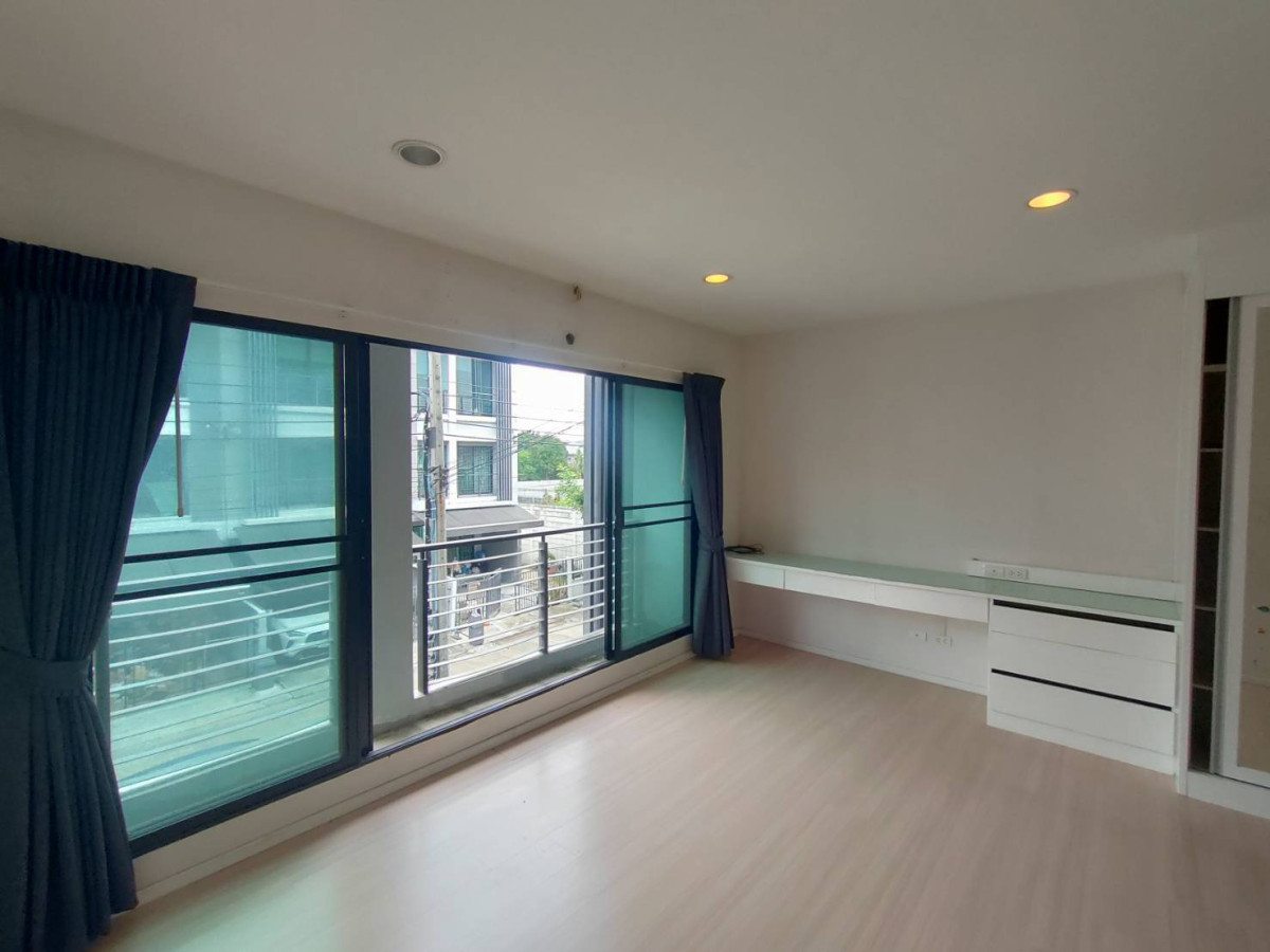 For SaleTownhomeRathburana, Suksawat : FOR SALE townhome , BAAN KLANG MUANG RAMA 2 – BHUDDHABUCHA , Bang Mot , Chom Thong , Bangkok ,  CX-143234