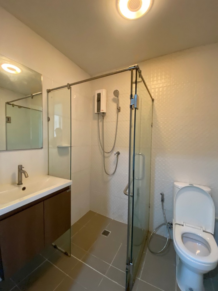 For SaleTownhomePattanakan, Srinakarin : Urgent sale, 3-storey townhome, Villete City, Phatthanakan 38.