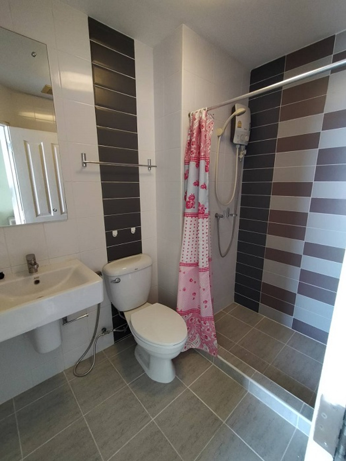 For RentCondoPinklao, Charansanitwong : 📢📢FOR RENT The Trust Residence Pinklao 1BED, 9th floor, decorated near Thammasat. Interested 📞 087-4496994 First