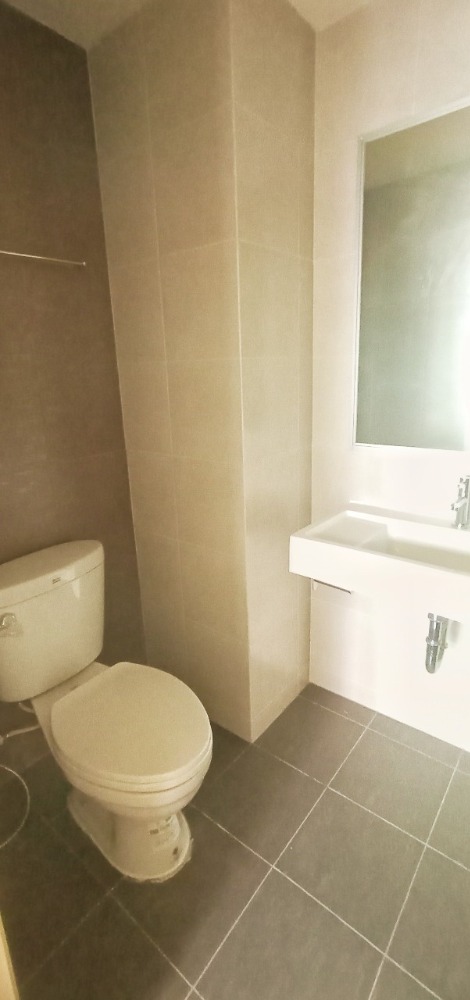 For SaleCondoBang kae, Phetkasem : Condo for sale, Lumpini Park Petchkasem 98, special price, one room only! Condo near The Mall Bang Khae, near MRT Lak Song, next to the main road, 1 bedroom, size 26.50 square meters, private corner room, pool view, convenient transportation Petchkasem, P