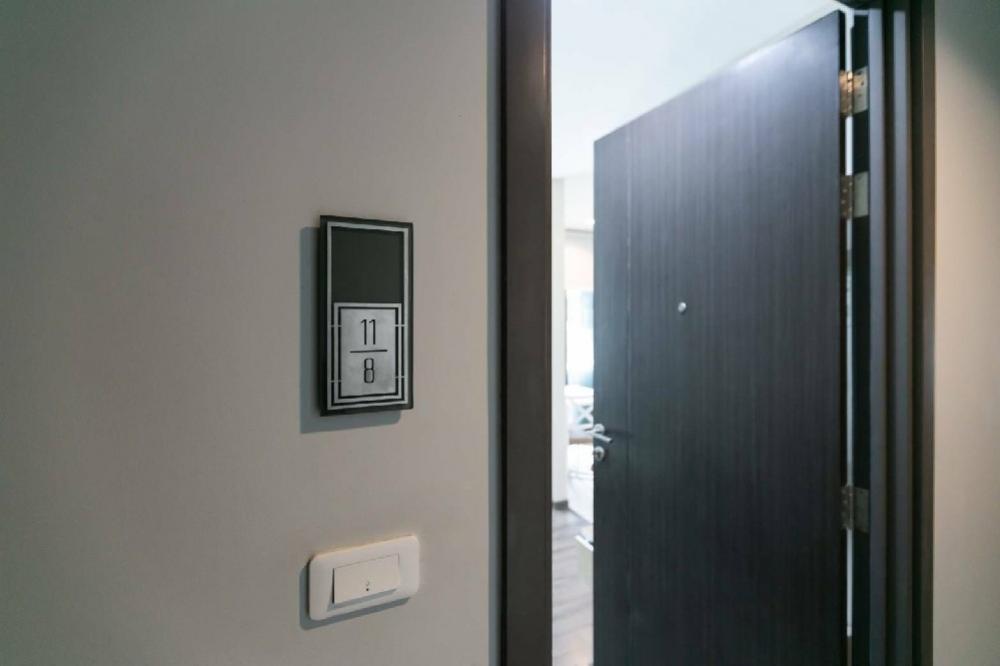 ขายคอนโดอ่อนนุช อุดมสุข : (ขายด่วนถูกสุดในตึก)low floor The base park west บ้านเลขที่ 11/8 2FL.26sq.m.price 2,360,000Rent 10,000/month เบน0805987897