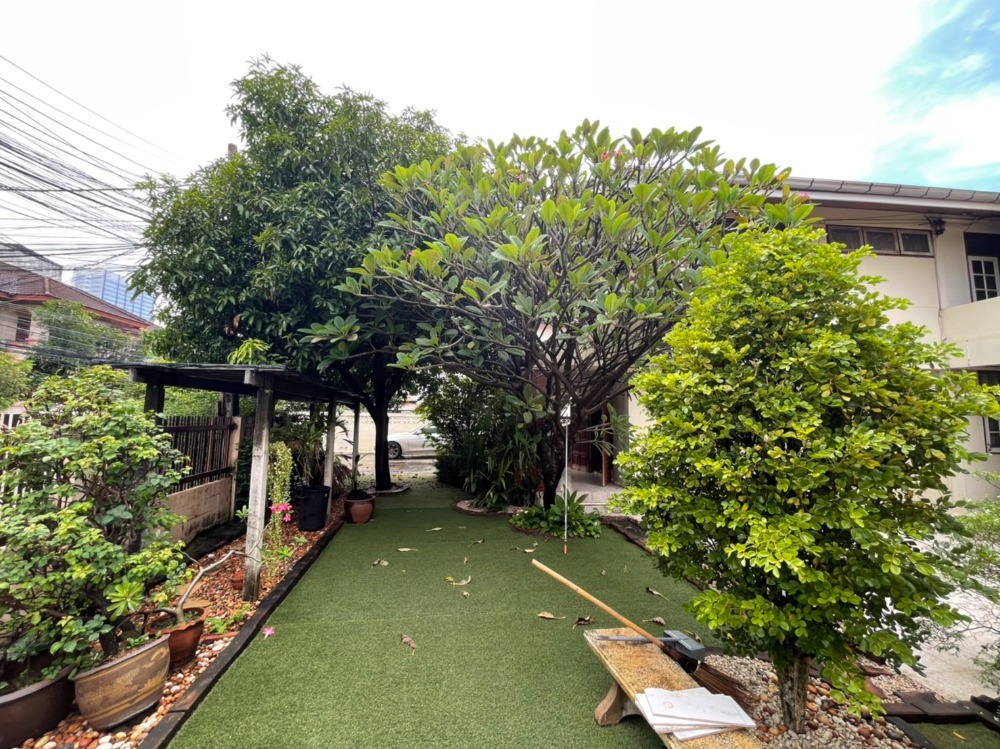 For SaleHouseSapankwai,Jatujak : Detached House Phahonyothin 24 / 6 Bedrooms (For Sale), Detached House at Phahonyothin 24 / 6 Bedrooms (FOR SALE) T537
