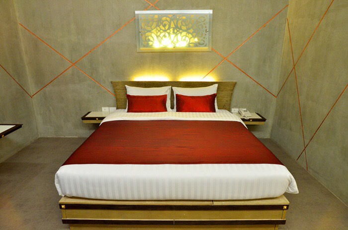 For SaleHotel&Apartment BusinessKhon Kaen : Hotel for sale in Khon kaen area 190 sq.w. Good location , good return.