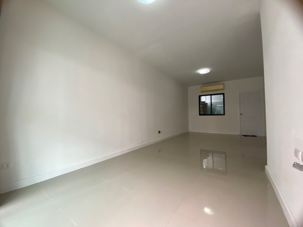 ให้เช่าทาวน์โฮมปทุมธานี รังสิต ธรรมศาสตร์ : หมู่บ้านเจทาวน์ โครงการ 1 รังสิตนครนายก (เลี้ยงสัตว์ได้)J-Town Village, Project 1 Rangsit, Nakhon Nayok (Able to raise animals) JSP City Rangsit-Klong 1 project near Future Rangsit, near 2 train lines โครงการ JSP City รังสิต-คลอง 1  ใกล้ฟิวเจอร์รังสิต ใกล