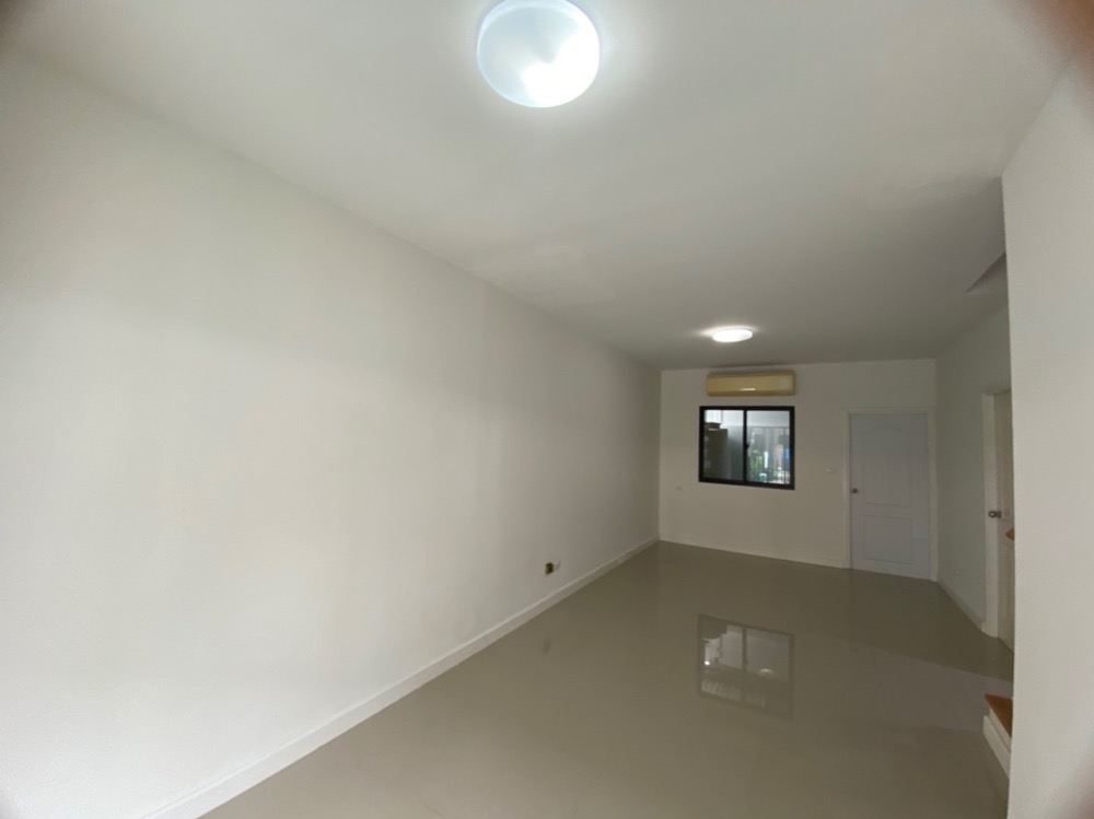 ให้เช่าทาวน์โฮมปทุมธานี รังสิต ธรรมศาสตร์ : หมู่บ้านเจทาวน์ โครงการ 1 รังสิตนครนายก (เลี้ยงสัตว์ได้)J-Town Village, Project 1 Rangsit, Nakhon Nayok (Able to raise animals) JSP City Rangsit-Klong 1 project near Future Rangsit, near 2 train lines โครงการ JSP City รังสิต-คลอง 1  ใกล้ฟิวเจอร์รังสิต ใกล