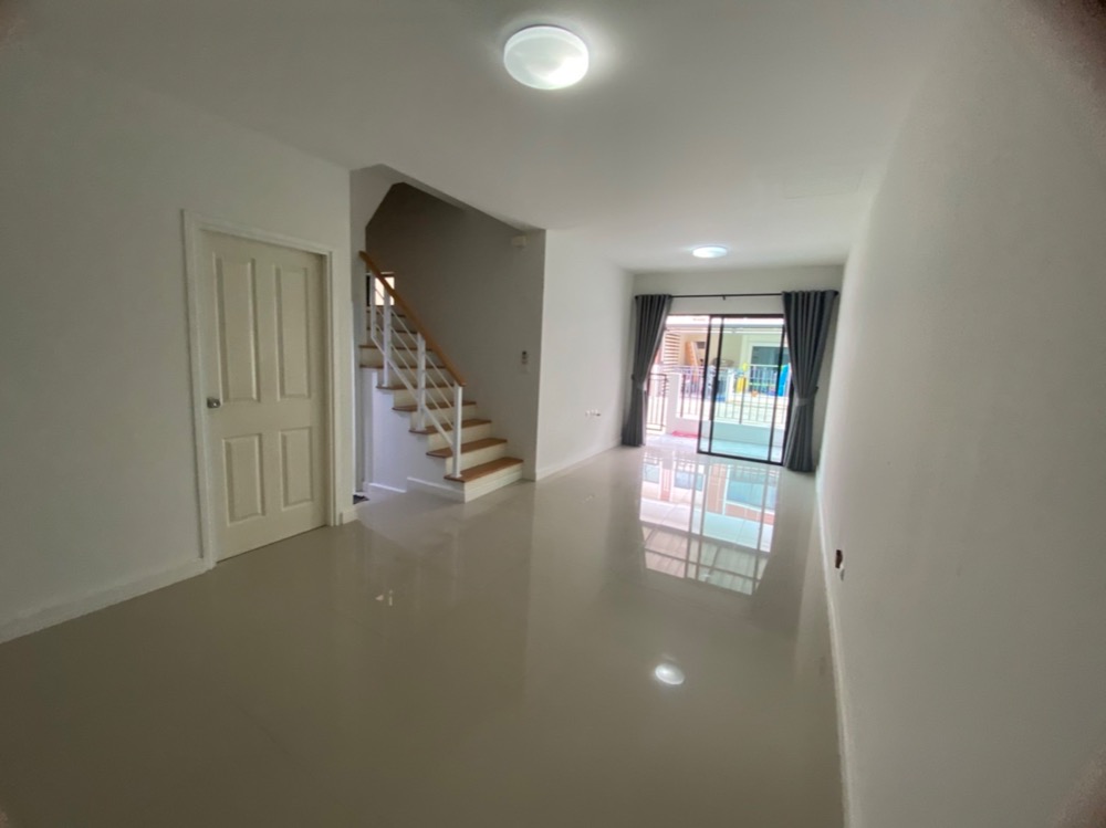 ให้เช่าทาวน์โฮมปทุมธานี รังสิต ธรรมศาสตร์ : หมู่บ้านเจทาวน์ โครงการ 1 รังสิตนครนายก (เลี้ยงสัตว์ได้)J-Town Village, Project 1 Rangsit, Nakhon Nayok (Able to raise animals) JSP City Rangsit-Klong 1 project near Future Rangsit, near 2 train lines โครงการ JSP City รังสิต-คลอง 1  ใกล้ฟิวเจอร์รังสิต ใกล