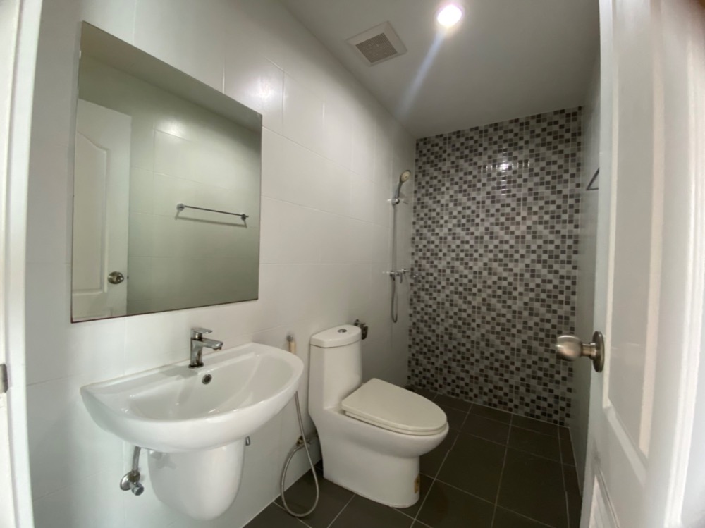 ให้เช่าทาวน์โฮมปทุมธานี รังสิต ธรรมศาสตร์ : หมู่บ้านเจทาวน์ โครงการ 1 รังสิตนครนายก (เลี้ยงสัตว์ได้)J-Town Village, Project 1 Rangsit, Nakhon Nayok (Able to raise animals) JSP City Rangsit-Klong 1 project near Future Rangsit, near 2 train lines โครงการ JSP City รังสิต-คลอง 1  ใกล้ฟิวเจอร์รังสิต ใกล