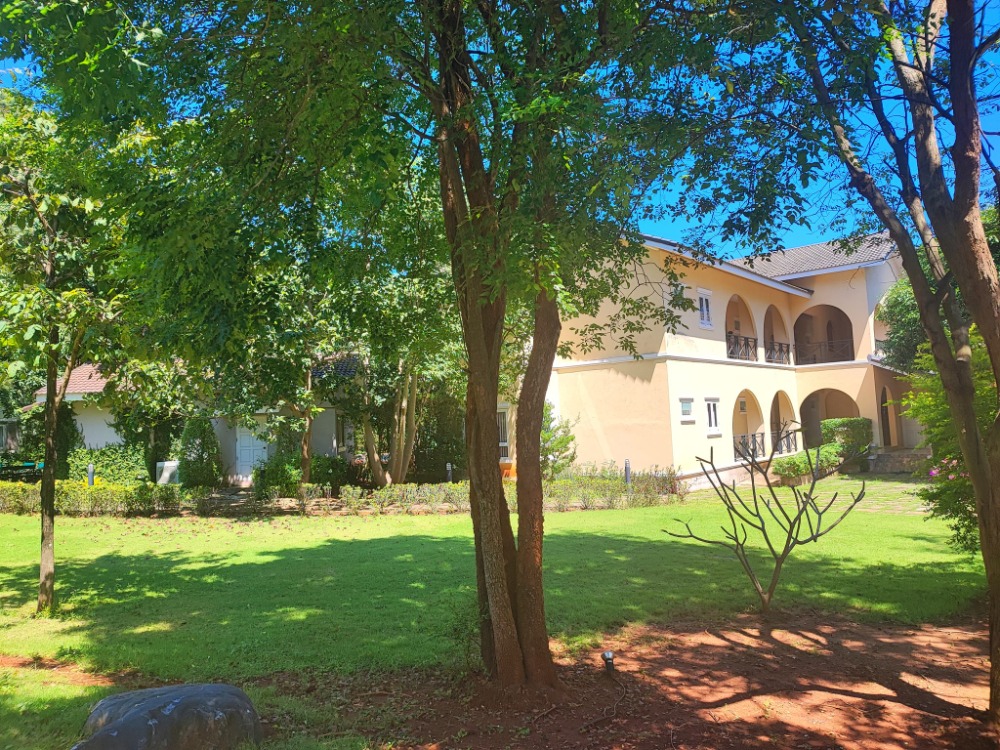 For SaleHotel&Apartment BusinessPak Chong KhaoYai : Resort for sale, Khao Yai, land area 6 rai, 150 million, 16-room hotel, 5 poolside villas, restaurant with 80 seats.