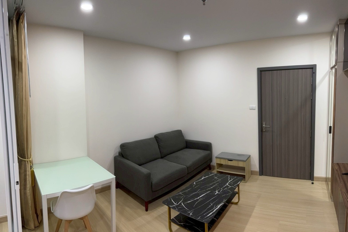 ให้เช่า supalai veranda ramkhamhaeng  ขนาด 35 ตรม ตึก  ชั้น B ชั้น 12a เฟอนิเจอร์ และ เครื่องใช้ไฟฟ้าครบครัน พร้อมอยู่ Loading...