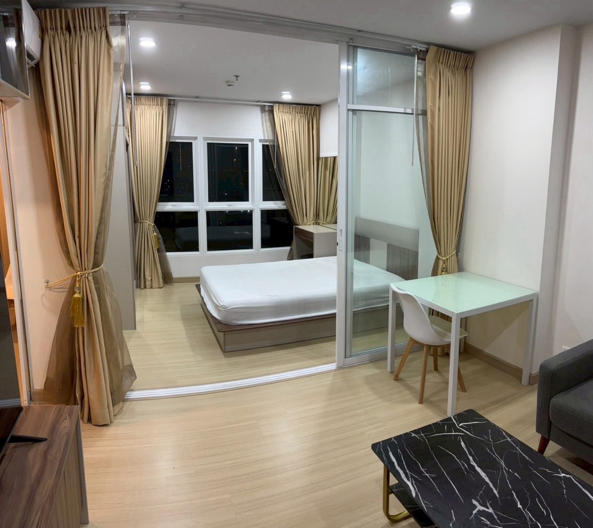 ให้เช่าคอนโดรามคำแหง หัวหมาก : ให้เช่า supalai veranda ramkhamhaeng  ขนาด 35 ตรม ตึก  ชั้น B ชั้น 12a เฟอนิเจอร์ และ เครื่องใช้ไฟฟ้าครบครัน พร้อมอยู่