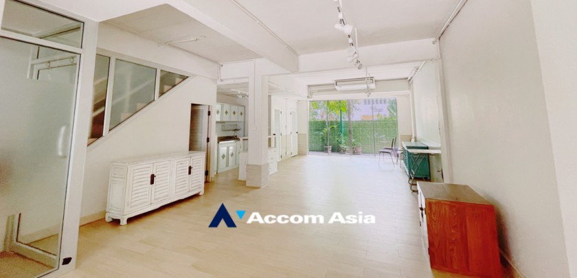 ขายทาวน์โฮมสุขุมวิท อโศก ทองหล่อ : 🔼🔽 AccomA ขายทาวน์เฮ้าส์ 5 ห้องนอนในสุขุมวิทกรุงเทพมหานครใกล้ BTS ทองหล่อ