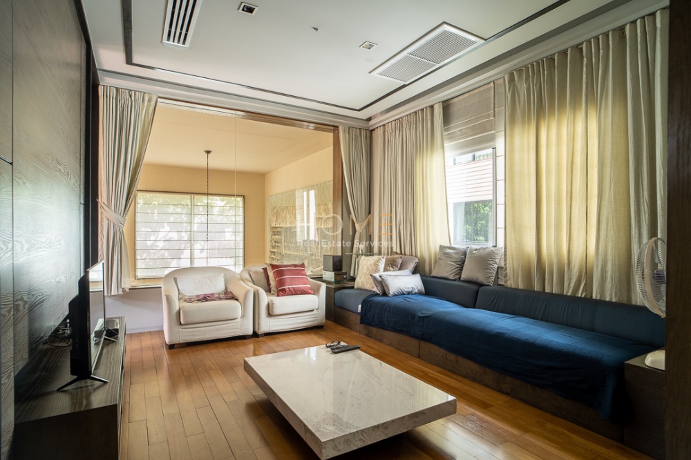 ขายบ้านพระราม 9 เพชรบุรีตัดใหม่ RCA : บ้านเดี่ยว บ้านอิสระ พระราม 9 / 4 ห้องนอน (ขาย), Baan Issara Rama 9 / Detached House 4 Bedrooms (FOR SALE) TP380