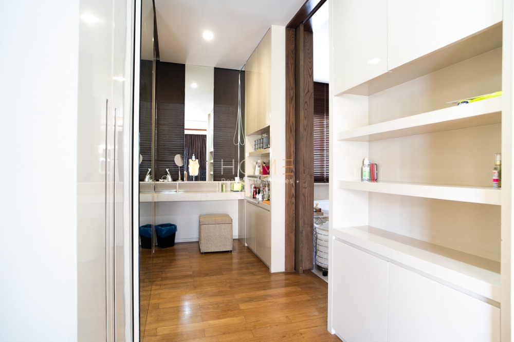 ขายบ้านพระราม 9 เพชรบุรีตัดใหม่ RCA : บ้านเดี่ยว บ้านอิสระ พระราม 9 / 4 ห้องนอน (ขาย), Baan Issara Rama 9 / Detached House 4 Bedrooms (FOR SALE) TP380