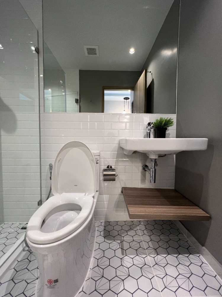 For RentCondoThaphra, Talat Phlu, Wutthakat : Rent Altitude Unicorn Sathorn-Thapra, walk to BTS, 1 bedroom, special price, corner room, open view, new room, full furniture, washing machine, microwave, TV, refrigerator, complete electric