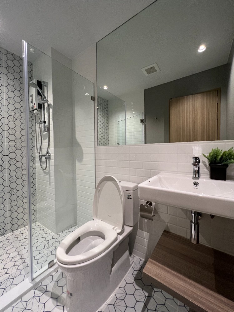 For RentCondoThaphra, Talat Phlu, Wutthakat : Rent Altitude Unicorn Sathorn-Thapra, walk to BTS, 1 bedroom, special price, corner room, open view, new room, full furniture, washing machine, microwave, TV, refrigerator, complete electric