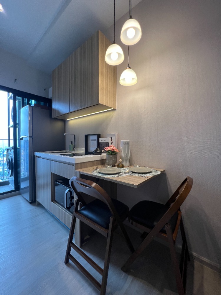 For RentCondoThaphra, Talat Phlu, Wutthakat : Rent Altitude Unicorn Sathorn-Thapra, walk to BTS, 1 bedroom, special price, corner room, open view, new room, full furniture, washing machine, microwave, TV, refrigerator, complete electric