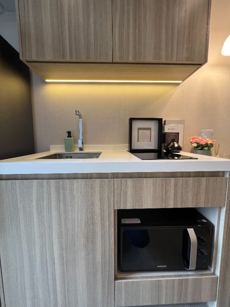 For RentCondoThaphra, Talat Phlu, Wutthakat : Rent Altitude Unicorn Sathorn-Thapra, walk to BTS, 1 bedroom, special price, corner room, open view, new room, full furniture, washing machine, microwave, TV, refrigerator, complete electric