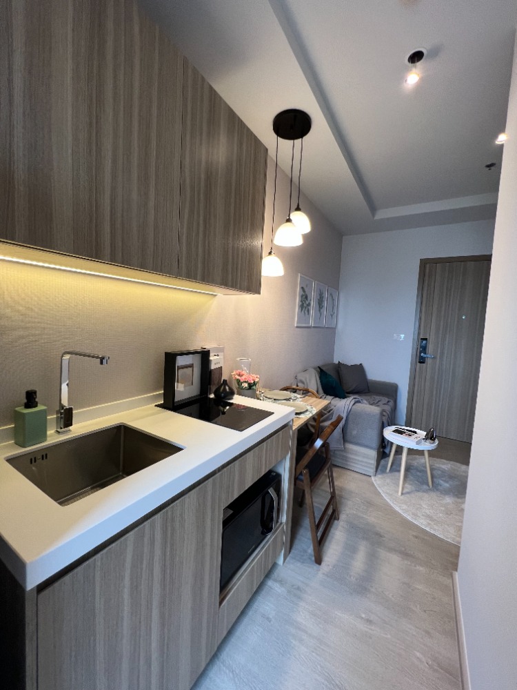 For RentCondoThaphra, Talat Phlu, Wutthakat : Rent Altitude Unicorn Sathorn-Thapra, walk to BTS, 1 bedroom, special price, corner room, open view, new room, full furniture, washing machine, microwave, TV, refrigerator, complete electric