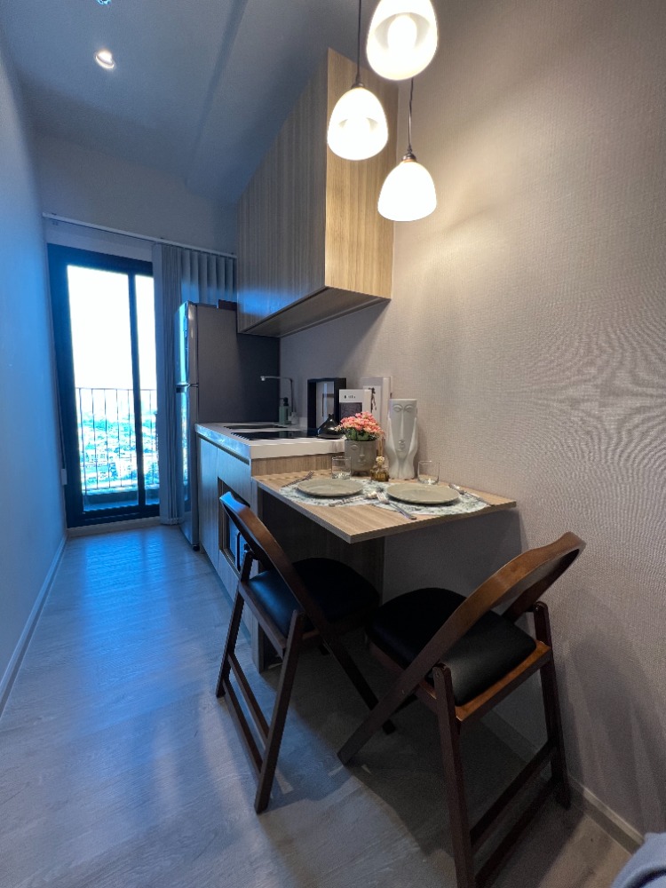 For RentCondoThaphra, Talat Phlu, Wutthakat : Rent Altitude Unicorn Sathorn-Thapra, walk to BTS, 1 bedroom, special price, corner room, open view, new room, full furniture, washing machine, microwave, TV, refrigerator, complete electric