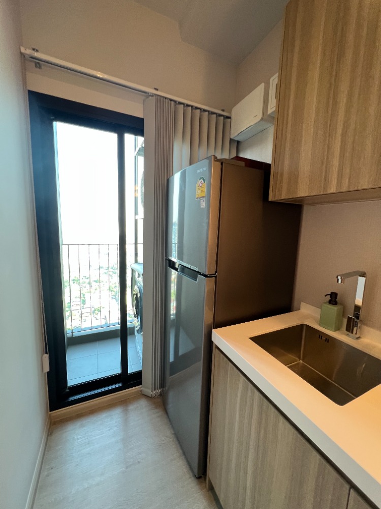 For RentCondoThaphra, Talat Phlu, Wutthakat : Rent Altitude Unicorn Sathorn-Thapra, walk to BTS, 1 bedroom, special price, corner room, open view, new room, full furniture, washing machine, microwave, TV, refrigerator, complete electric