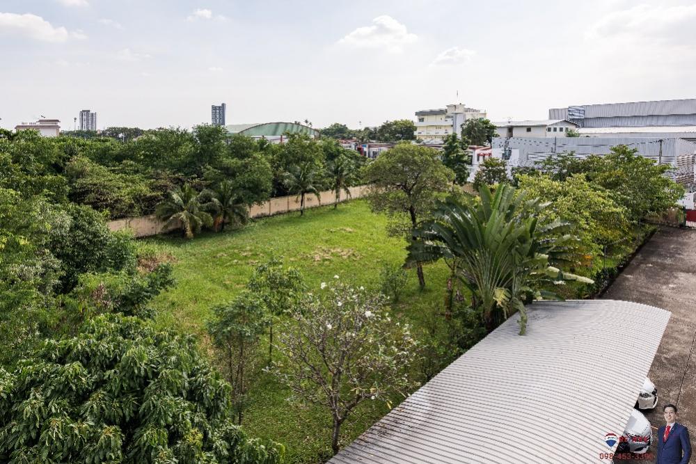 For SaleLandRama 2, Bang Khun Thian : 🆕️ New arrival!  👀 Land for sale, Rama II 44, Soi Bunput, size 1-2-42 rai, suitable for building a warehouse. Beautiful and shady plot Rectangular shape, already filled 💯 (fenced around the edge)