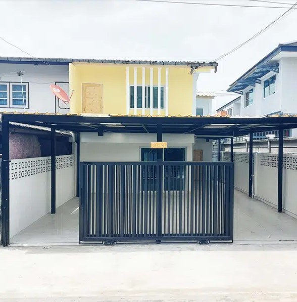 ขายบ้านวิภาวดี ดอนเมือง หลักสี่ : ขายบ้านแฝดตกแต่งใหม่ทั้งหลัง หมู่บ้านแสงไพฑูรย์ (ซอยสรงประภา 14) ราคาพิเศษ 2.99 ล้าน 